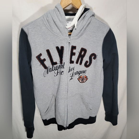 Woman's size large Philadelphia Flyers National Hockey League hoodie really nice - Picture 1 of 6